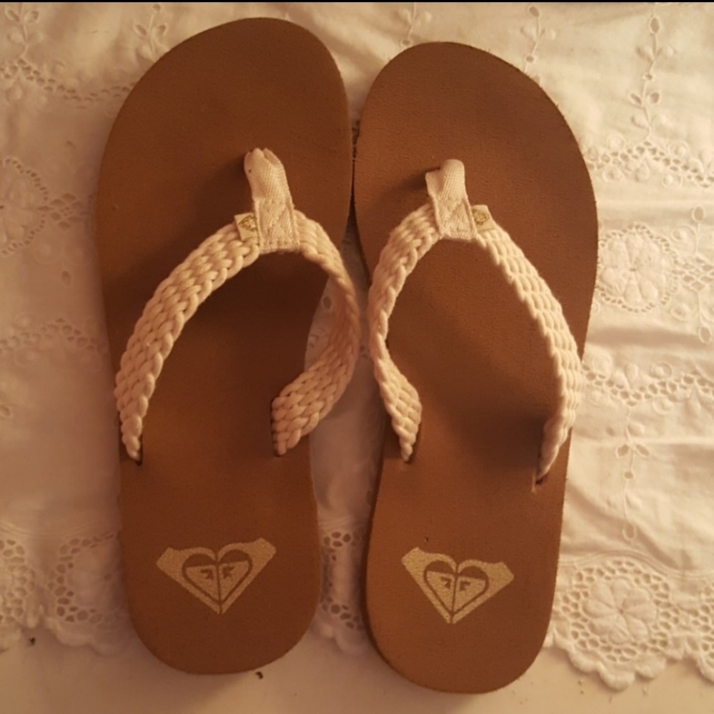 Women's Roxy flip flops size 7.5 brand new